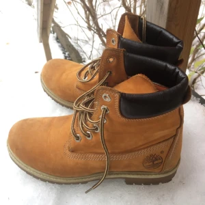  - Timberlands, size 39
