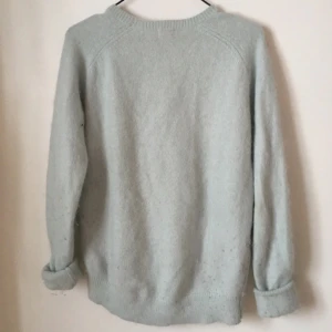  - Fin mjuk tröja från HM. Står 34 som storlek men ska i så fall sitta löst