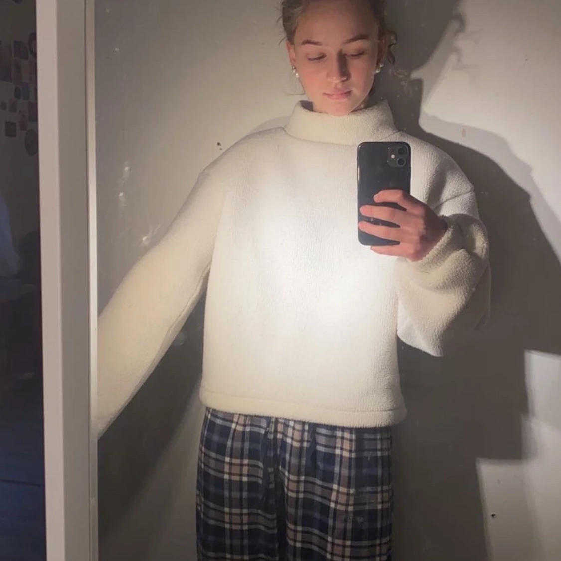 FLUFFIG mysig tröja 