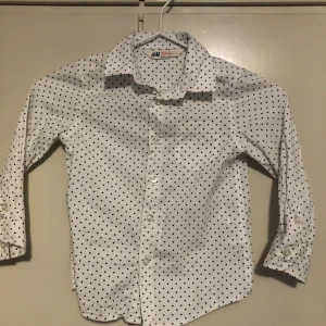 Barn skjorta storlek 3-4Y - Storlek barn 3-4y