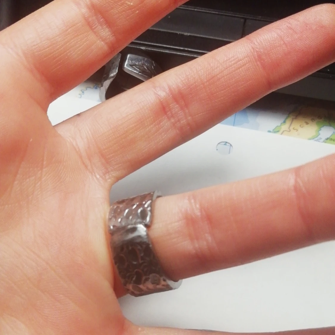 Stål ring fint mönster  - 90