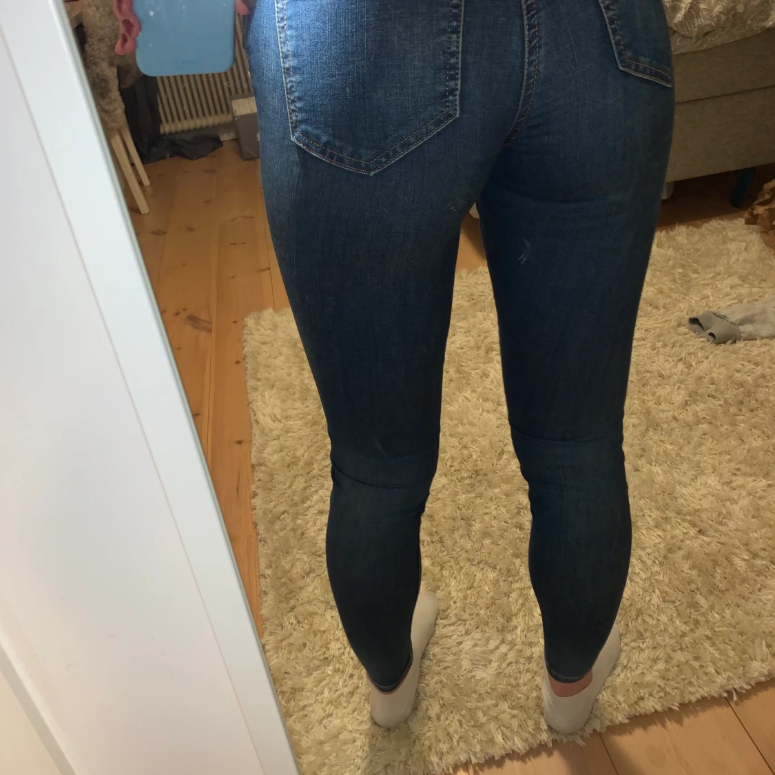 Snygga mörkblå jeans  - 90