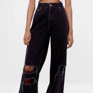 RIPPED JEANS SIZE 40 - svarta ripped jeans 