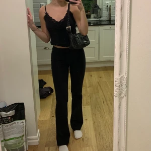 Mina snyggaste kostymbyxor  - Funderar på o sälja mina favoriter. Mammas vintage från märker zoul, mq. Riktigt snygga!! Är 176 lång o bär ofta strl 36 i byxor. Strl 38L