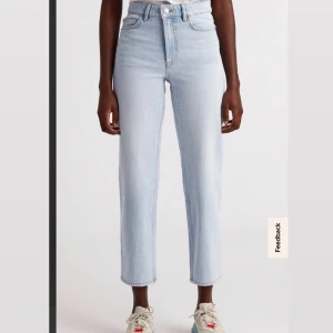 NEA Croppade raka jeans  - Jeans från Lindex storlek 34 har används bara 3 gånger sälja 280kr+fakta ❤️  Jag är 156 cm