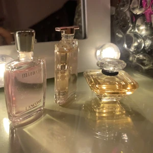 Lancome parfymer! - Tre lite mindre parfymer från lancome. Alla 3 för 100kr☺️ frakt ingår i priset!!