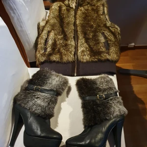 Säljer min sexig suits  - En designing sexig och street walk suits I bra skick .Passar till fest, dejter och street walks. Användade bara 2 dager.Båda kostar 999.Men man kan bara köpa en sak. Väst 400 och skor 700.väst stkXxs_m.och skor 37_ 38
