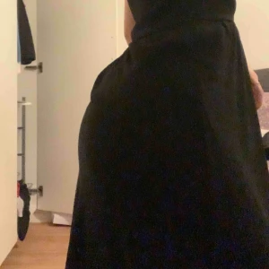  - säljer denna fina klänning pågrund av att jag aldrig använt den tyvär, säljer för 30 kroner då nypris är 200!! köparen står för frakten