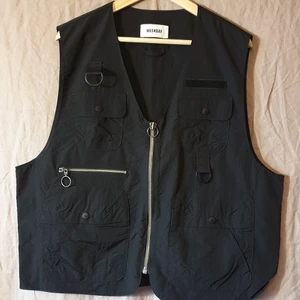 Weekday Technical Vest - Svart technical/fiske- vest från märket Weekday | Storlek Large | Material: Bomull