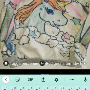 Fluffig pony tröja  - Texten sitter bak. Ca strl S/M. Lurvig och varm,ett måste i vintermörkret!