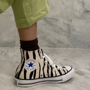 Zebra converse - Aldrig använda säljer pga för små #plickgift