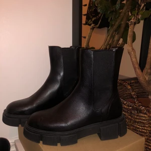Zara boots  - Används fåtal gånger, original pris 700kr