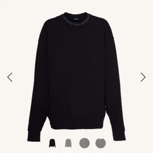 acne yogy - acne studios yogy tröja svart strl m. bra skick! den ser lite urtvättad ut men den ska vara så. det är lite hårt material. 