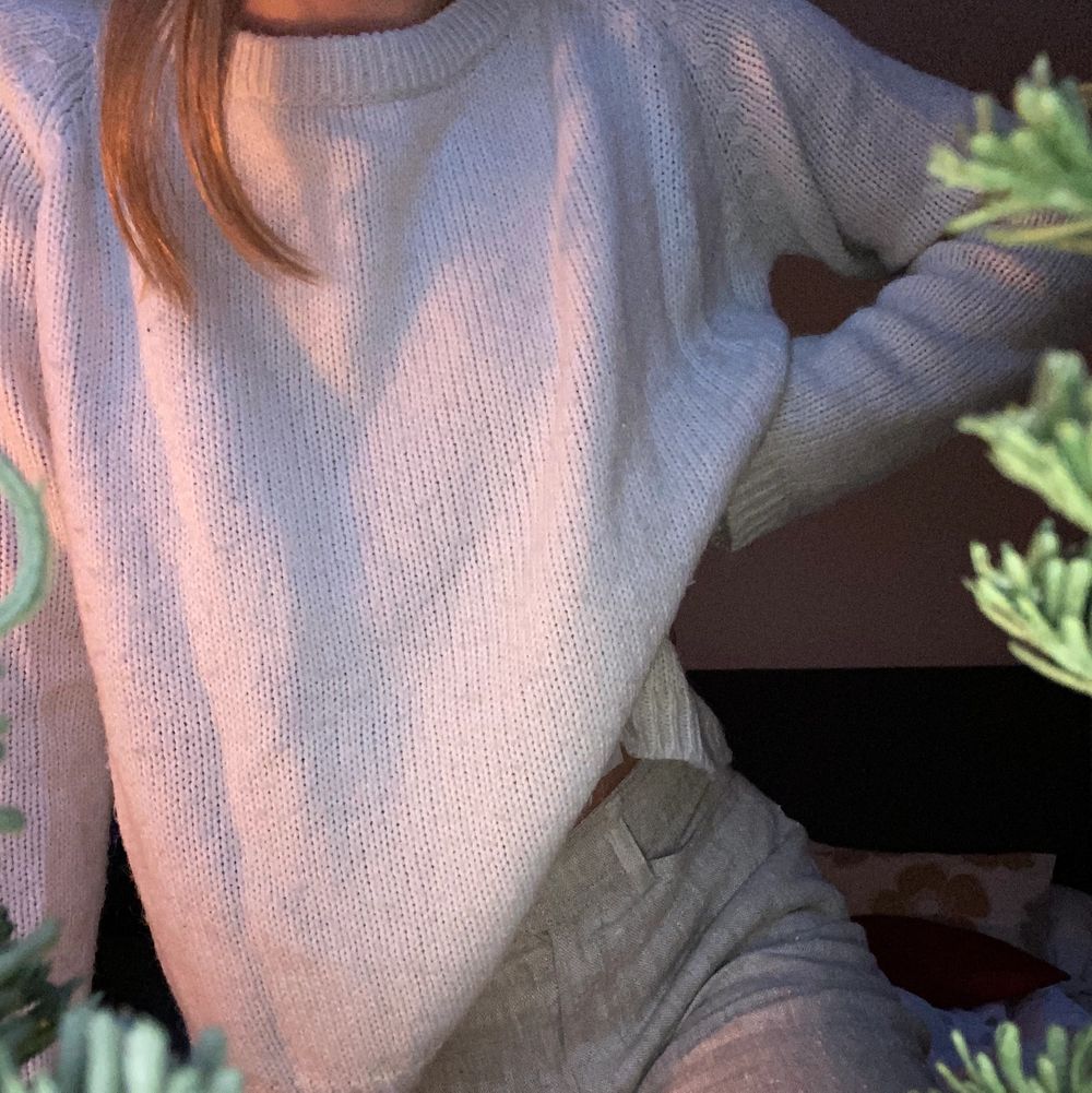 Stickad tröja i storlek S! Sticks ingenting och är varm✨🌟  130kr inklusive frakt #stickadtröja #sweatshirt . Tröjor & Koftor.