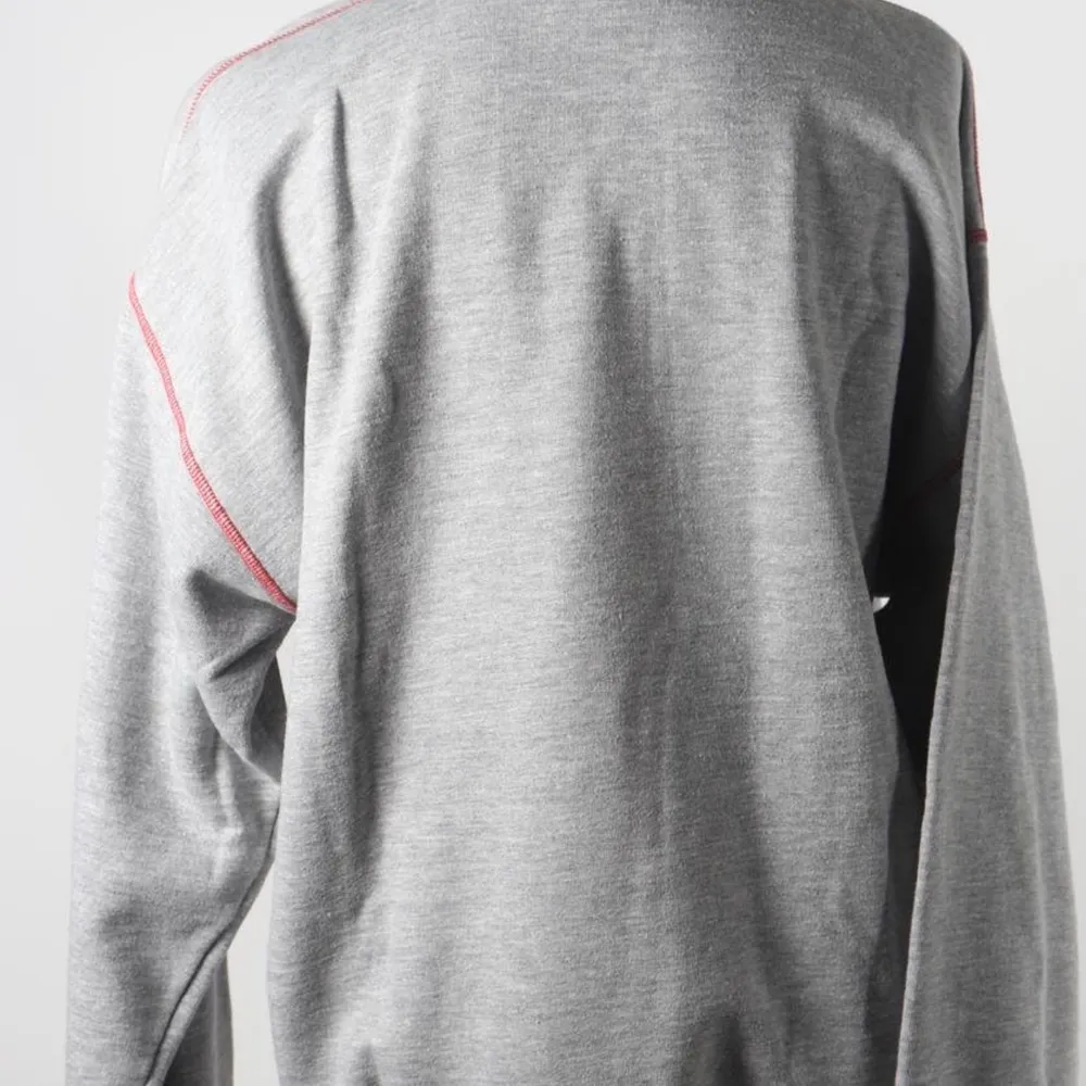 Fin vintage tröja från Nike strl M passar större och Linder oxå. Se bilder för skick. Bud från 250kr ☺️☺️. Tröjor & Koftor.