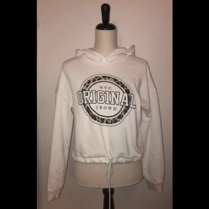 Hoodie strl XS - Hoodie från Gina Tricot i strl XS
