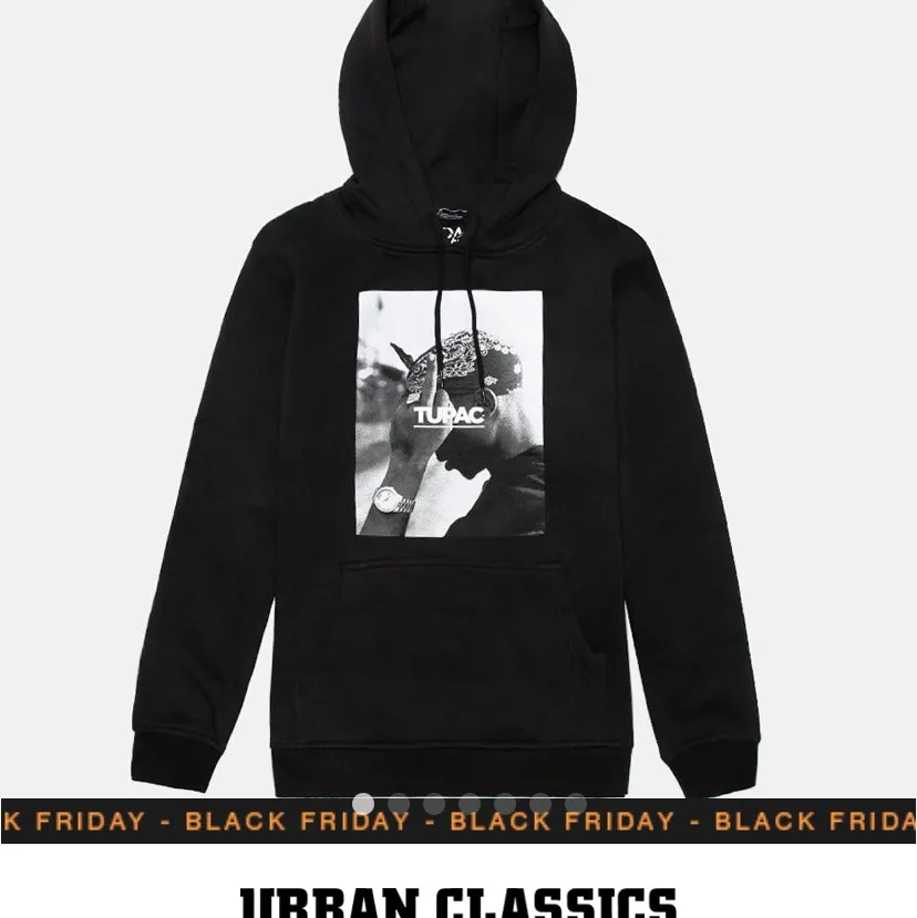 Säljer min knappt använda tupac hoodie från junkyard. Köpt för 599 säljs för 300kr                                                        Storlek XS.                                                                                    Kan frakta :). Hoodies.