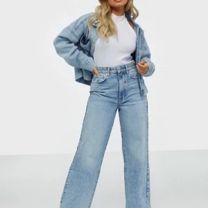 Jeans - ALDRIG ANVÄNDA!! Sååå fina 