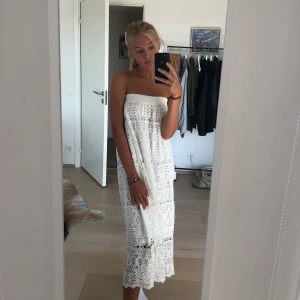 Klänning/kjol - Somrig och fin som går att använda både som klänning och kjol. Köpt på fin marknad i Frankrike. Använd 1 gång. 