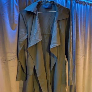 Kappa/rock från bikbok - Militärgrön. Knappt använd storlek XS