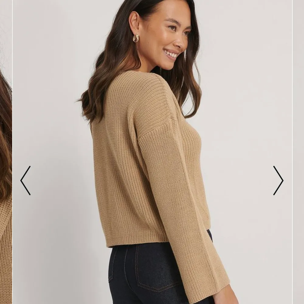 Nakd cropped long sleeve knitted sweater i beige :) nypris 300 säljer för 100, använd kanske 5 gånger! Storlek M. Stickat.