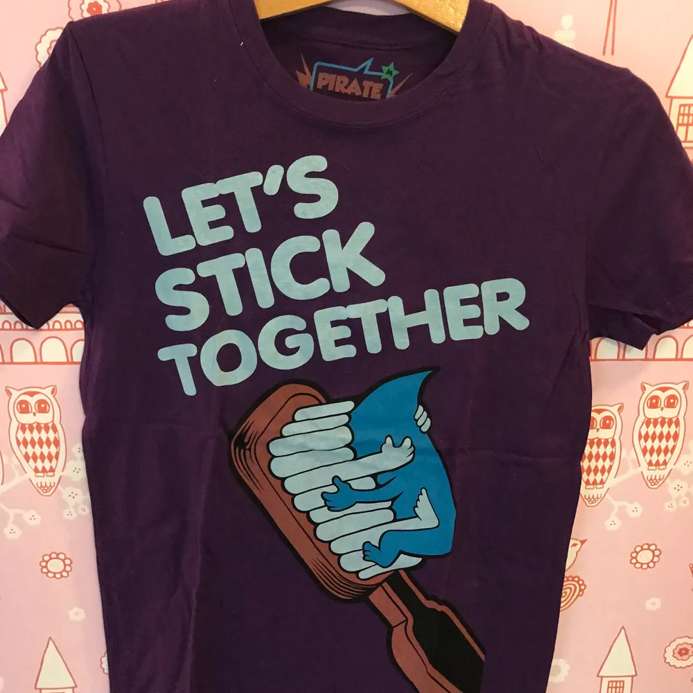 3st Let’s Stick Together Tee’s. I storlek M (är små i storleken) sälj gärna tillsammans för 70:- eller 30:-/st . T-shirts.