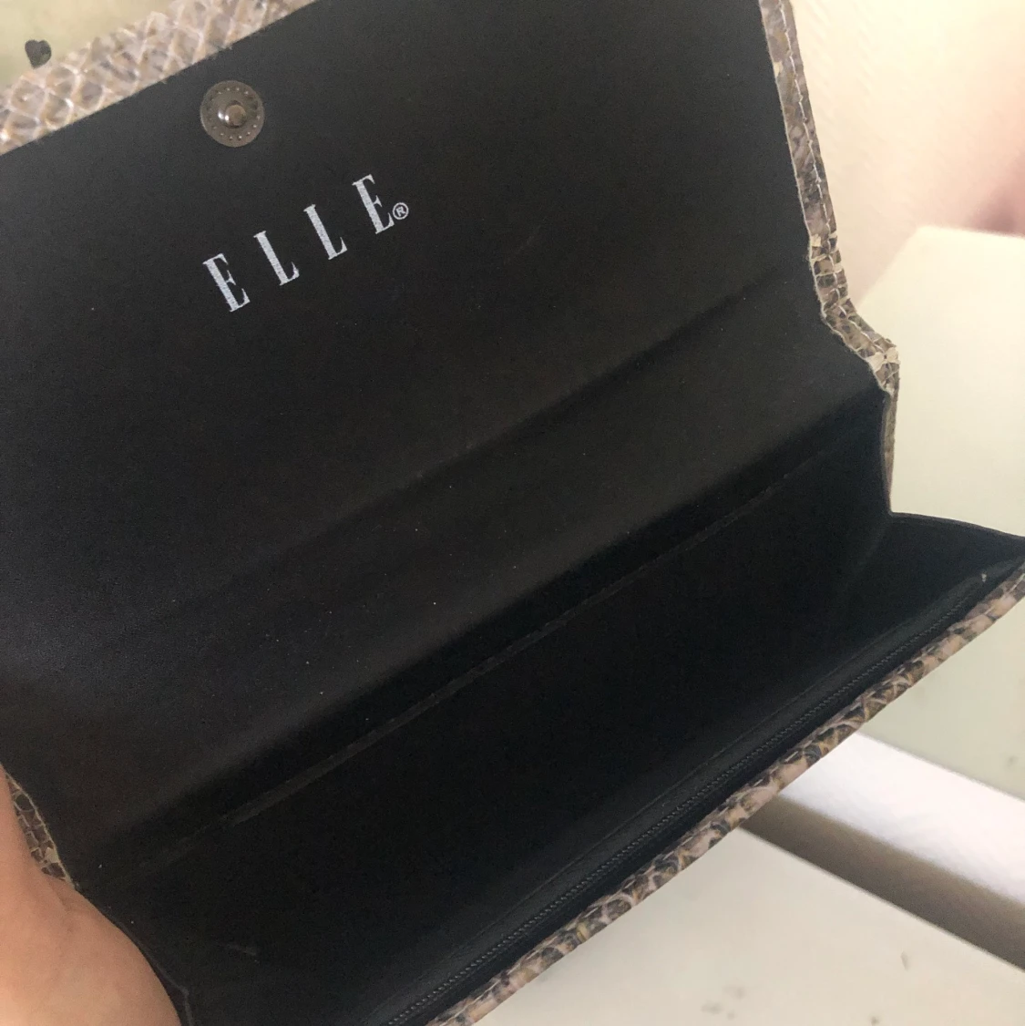 Plånbok i ormskinn - 90