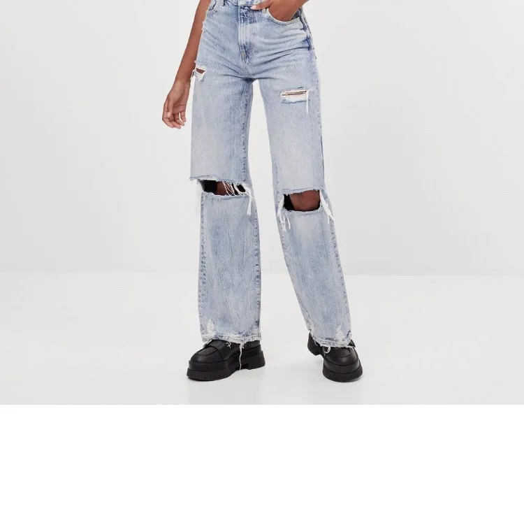 Säljer dessa snygga jeans pga köpte flera stycken i olika storlekar, aldrig använda, säljer storlek 34 åxå❤️ köpare står för frakt 🥰 skriv för fler bilder. Jeans & Byxor.