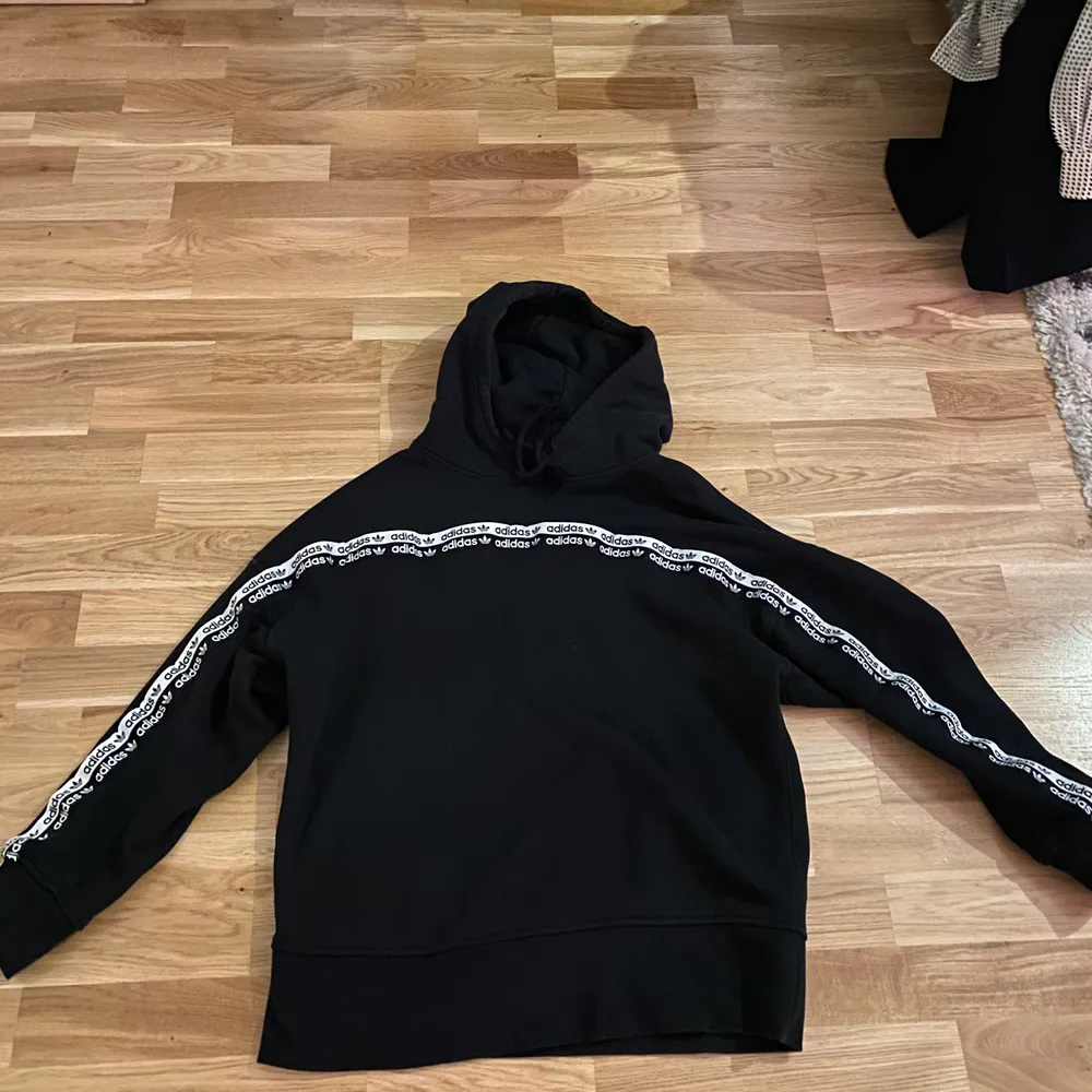 Adidas hoodie i stl M . Hoodies.