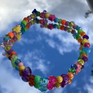 Regnbåge halsband💚💙💜❤💛 - Halsband med blandade pärlor och färger