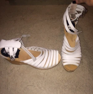  - Swedish hasbeens for H&M. Köpta för några år sen, men använt de max 3 gånger!