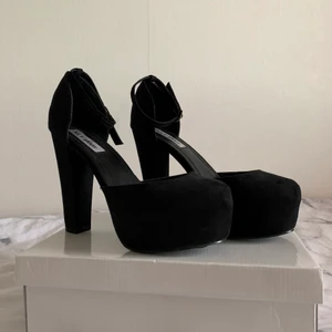 Pumps - Svarta pumps i mycket fint skick 🌺