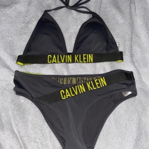 Calvin Klein - Äkta! Calvin Klein bikini. Använt 2 gånger! TVÄTTAD!!! Hämtas upp eller fraktas. 100kr ink frakt!