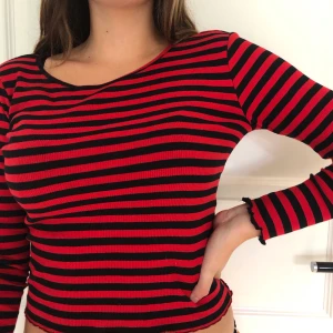 Randig topp - Frakt tillkommer🤘🏽