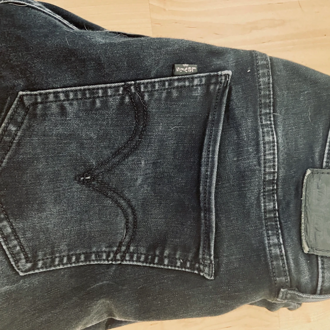 Levis i snyggt svart färg!