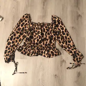 Cute SHEIN leopard print top. Köparen står för frakten!!