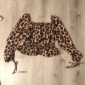 Cute shirt  - Cute SHEIN leopard print top. Köparen står för frakten!!