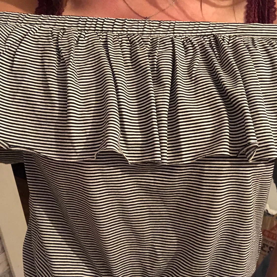 Randig offshoulder tröja  - 90