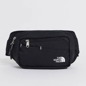 The North Face Bumbag - Köpt på asos för 400kr säljer för 200+ frakt. Cond 10/10 knappt använd! Fungerar för både tjejer och killar 🐉 