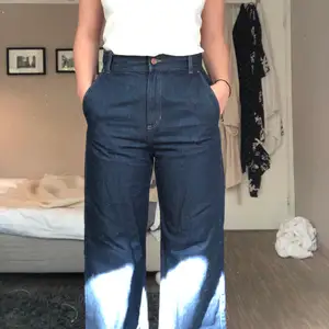 Vida weekday jeans som är super fina men för stora för mig! Använda 3-4ggr väldigt bra skick