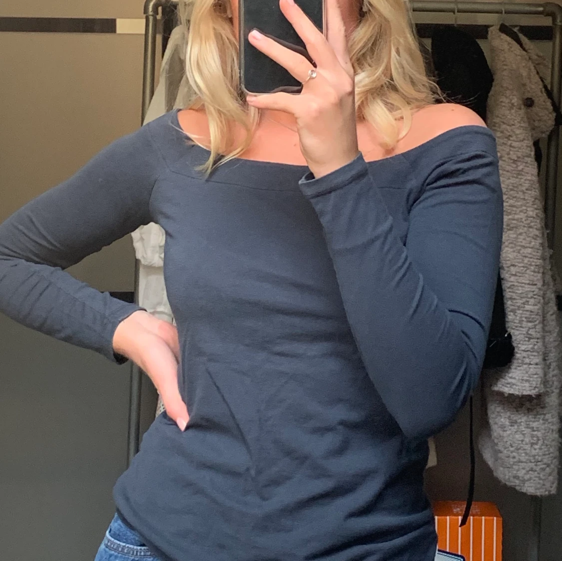 Off shoulder tröja storlek S