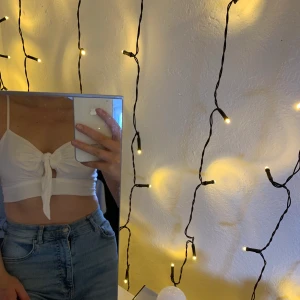 Topp från BikBok strl S - Oanvänd topp från BikBok. Nypris 99kr.