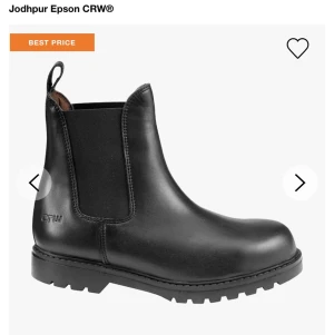 Stålhätta skor  - Ridskor i nyskicka köpta på hööks för 850kr! Mycket välvårdade💙 storlek 36, även väldigt snygga till vardags om man ej rider