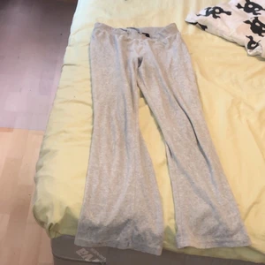 Bikbok mjukisbyxor  - Så sköna och fina, säljer på grund av garderobsrensning! Köparen står för frakt på 59kr