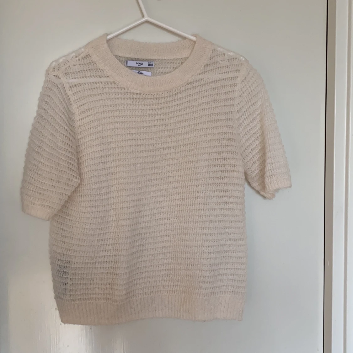 Mango stickad tröja (kortärmad) storlek: small men funkar även för medium 