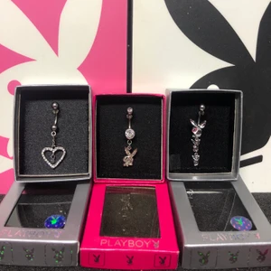 Playboy navelpiercing  - Navelpiercing från Playboy. Från 160kr. Om intresset blir stort blir budgivning. +frakt. Bara ett få kvar!!!!