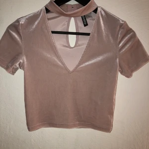 Topp - Festlig Topp, i sammet. Rosa, använd endast en gång, helt nyskick.