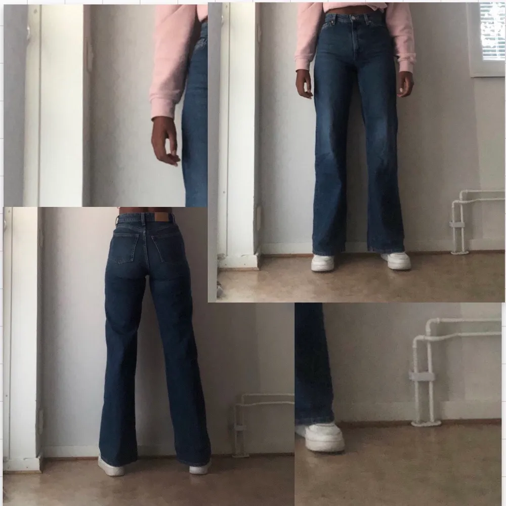 Snygga wide leg jeans i en mörkblå färg. (Färgen syns bäst på sista bilden) Jag är 165cm och byxorna hänger snyggt över skorna. Intresserad eller har du frågor är det bara att höra av sig. 🤗. Jeans & Byxor.