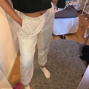 mysbyxor från ginatricot - köpte dessa på plick, jättefina! bara lite för stora för min smak 💗💞 (lånad bild) 😊