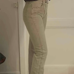 Levis 501  - Levis Manchester byxor använda ett fåtal gånger. Tajta i midjan för att vara 30, jag brukar vanligtvis ha 28/34 men dessa passar. Frakten är inte inräknad. Modell 501. 